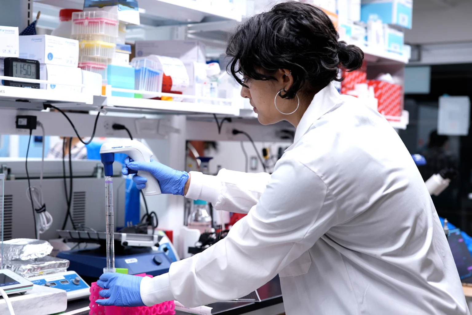 Maheera Bawa นักศึกษาบัณฑิตศึกษาของ Raman Lab